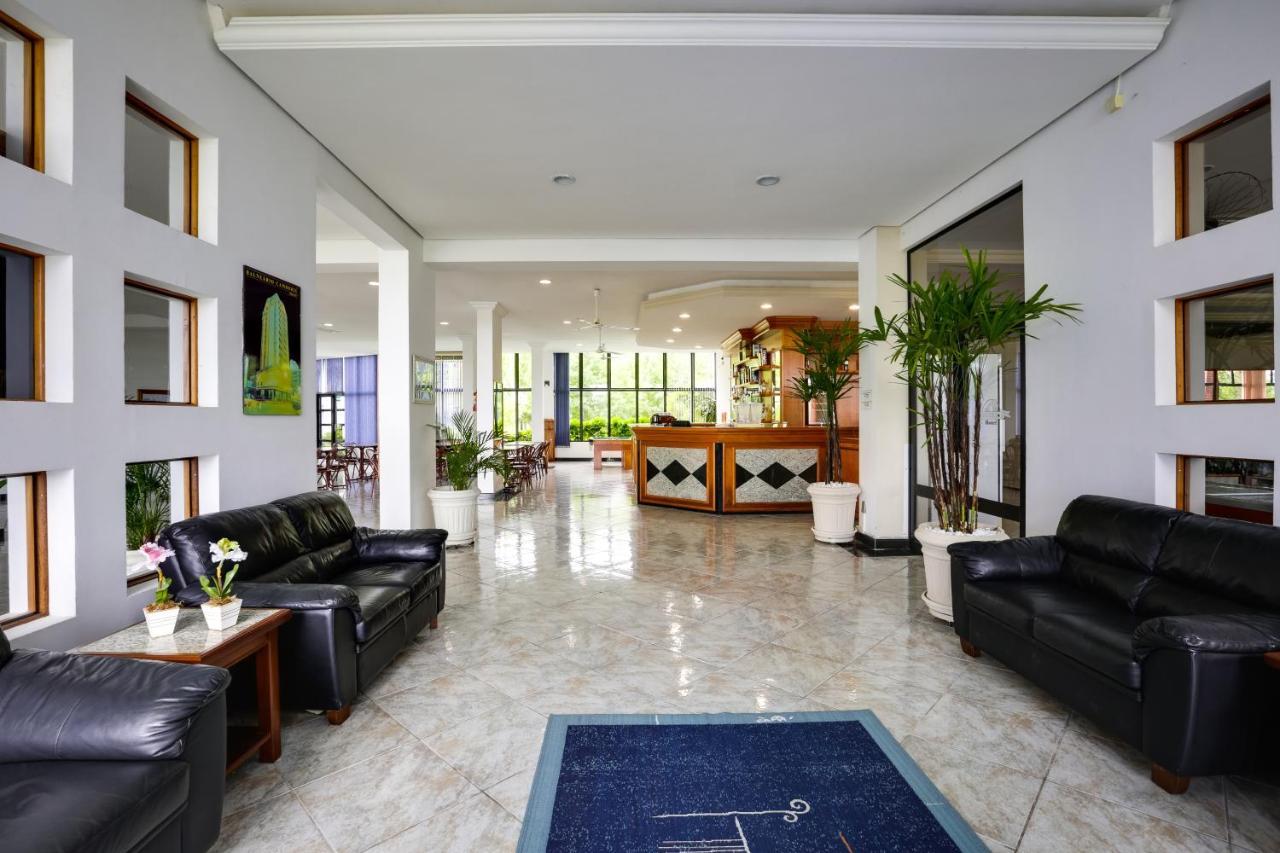 Hotel San Isidro São Gabriel Exteriör bild
